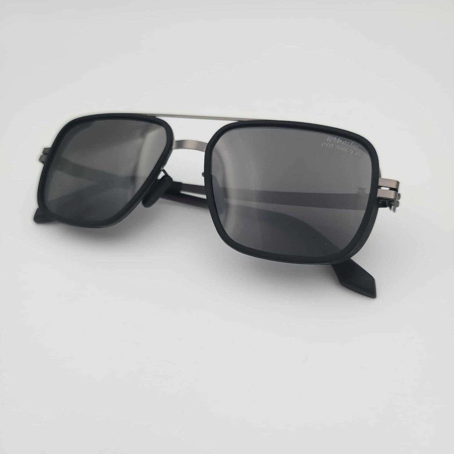 ic! berlin Bruce P006 BR