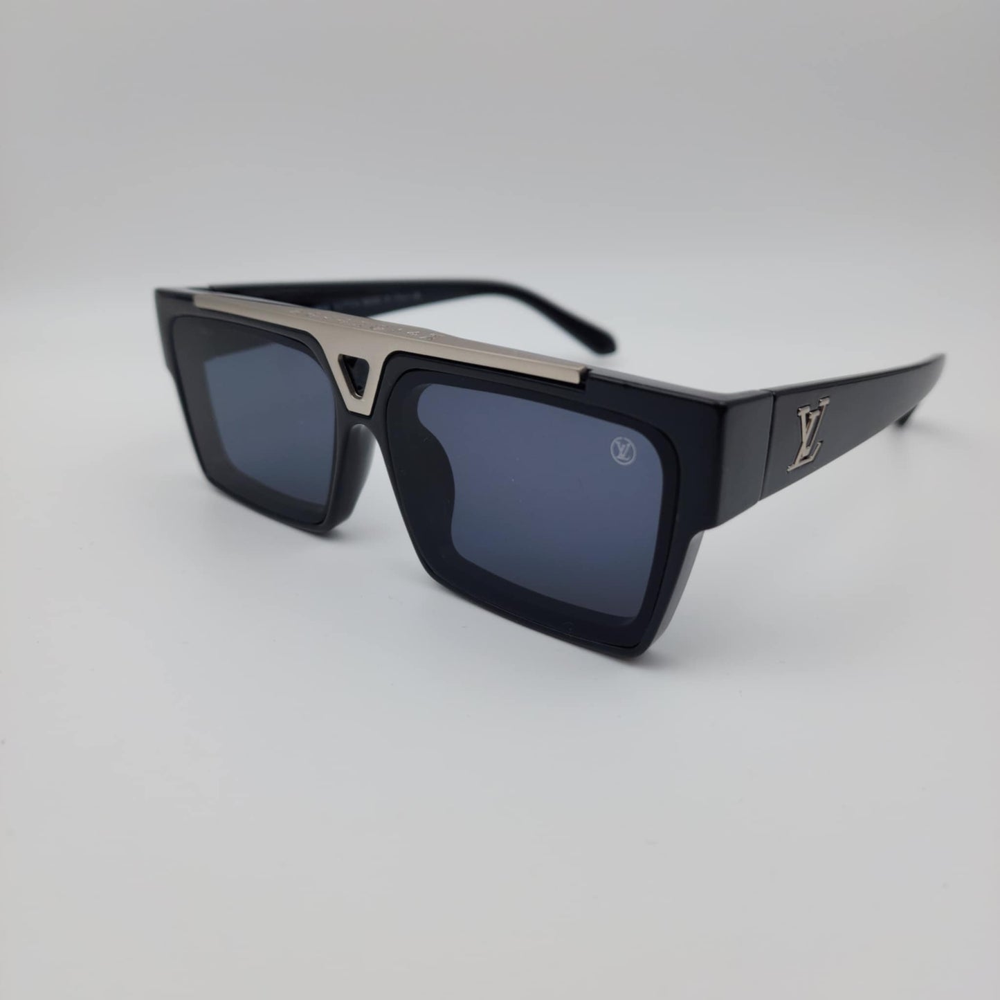 Louis Vuitton Z1984e NA