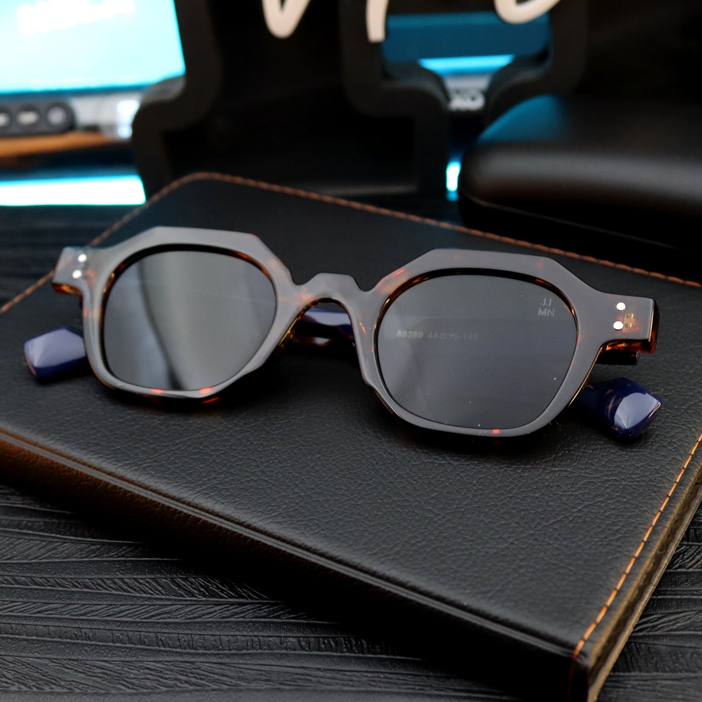 Jaques Marie Mage 89289 TIGBL