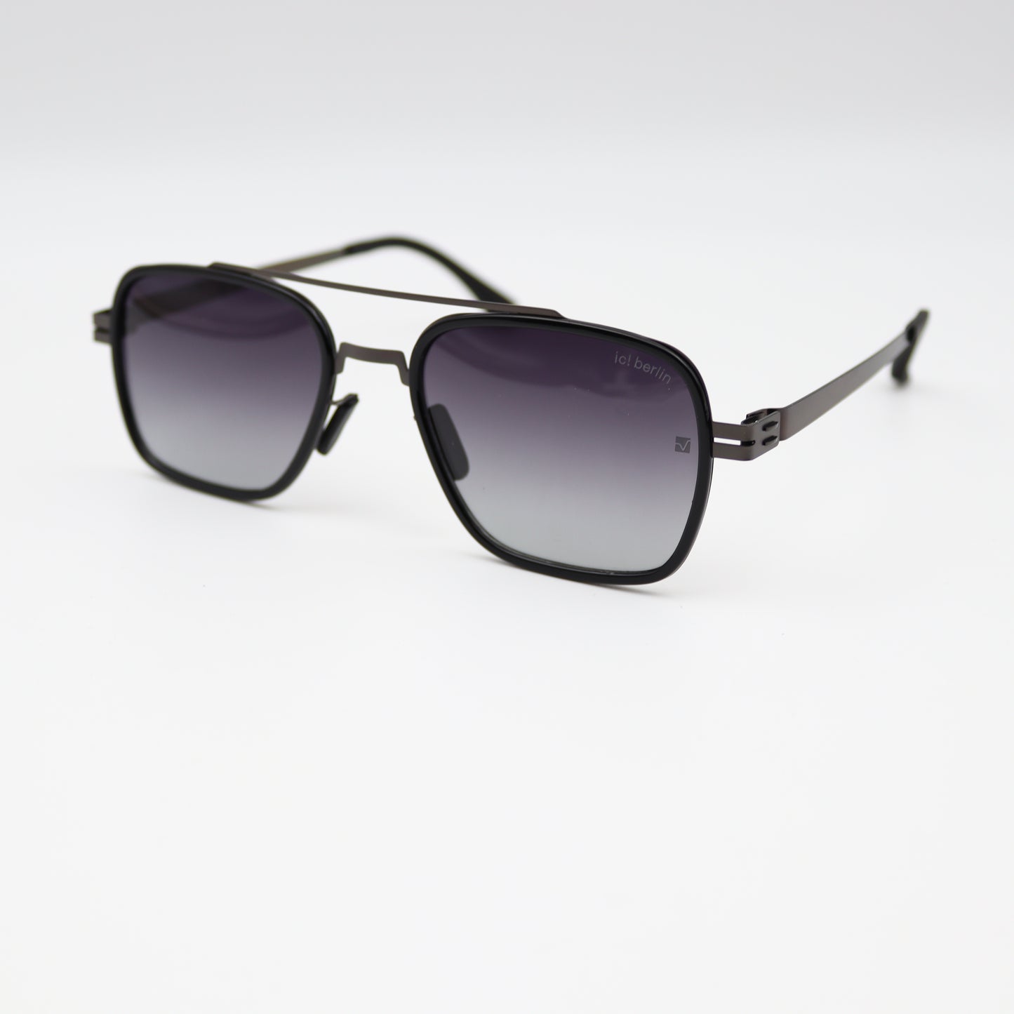 ic! berlin Bruce P9002 BR