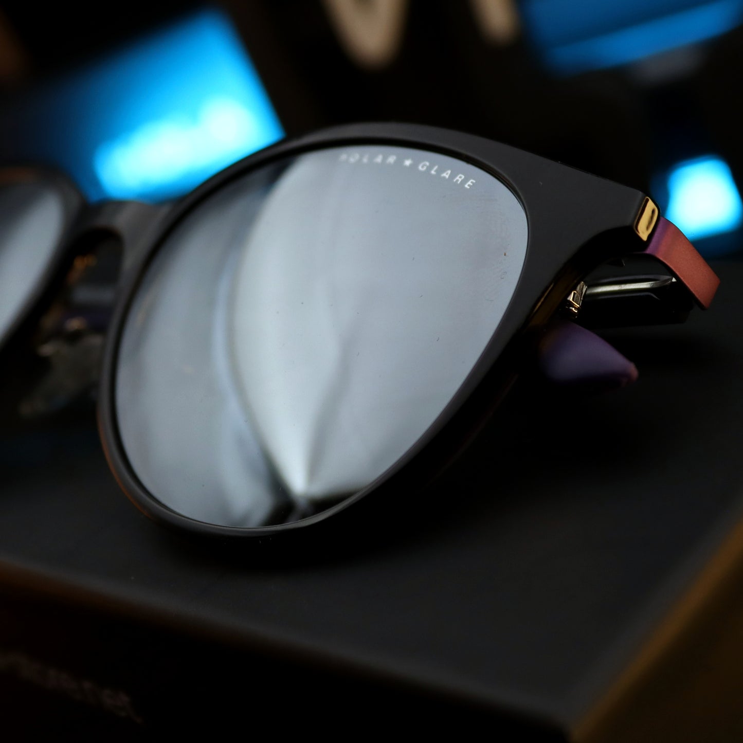 Polar.Glare PG7242C