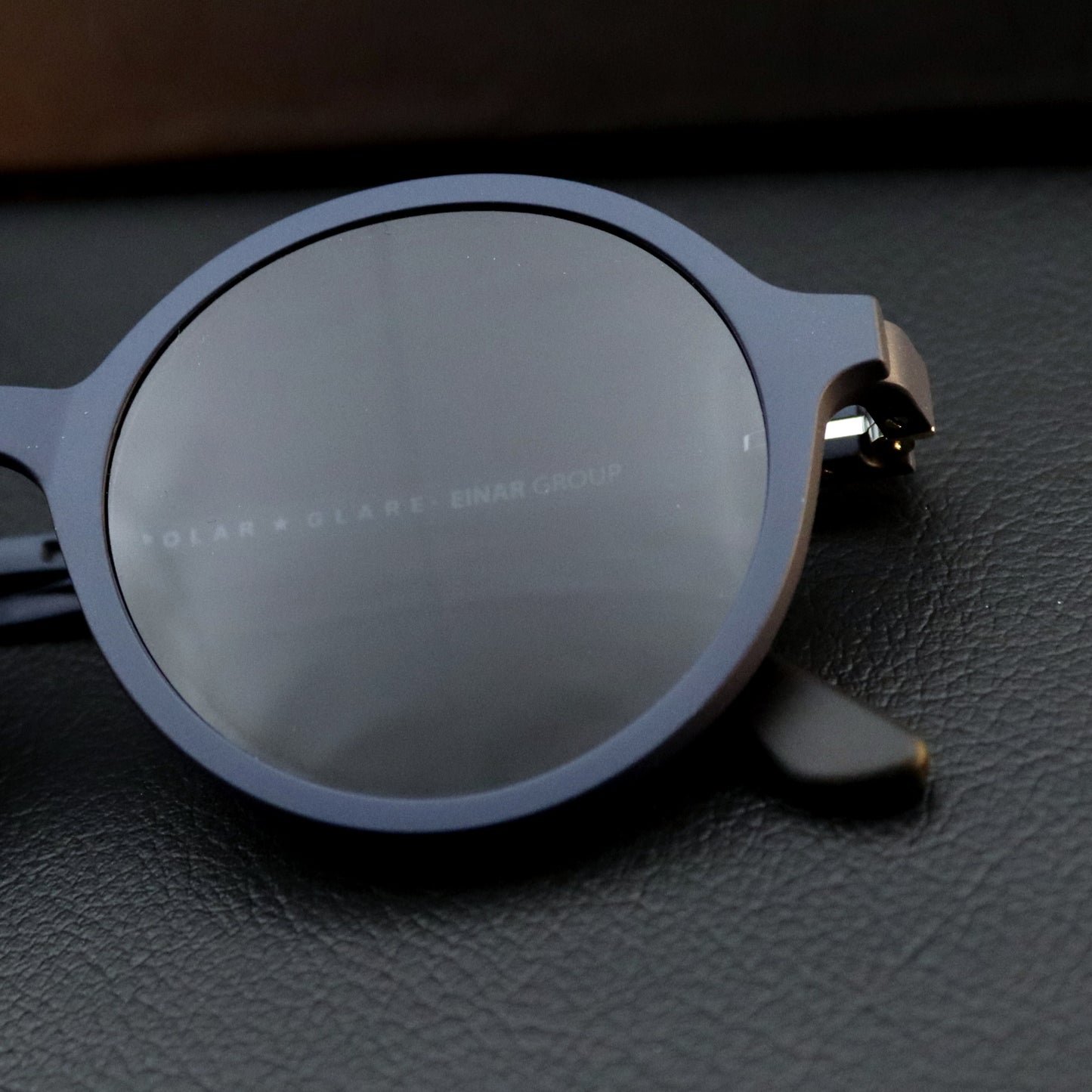 Polar.Glare PG7204B