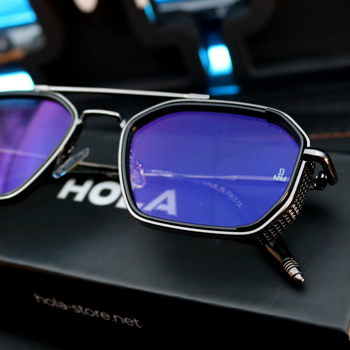 Jacques Marie Mage 5G327 BL