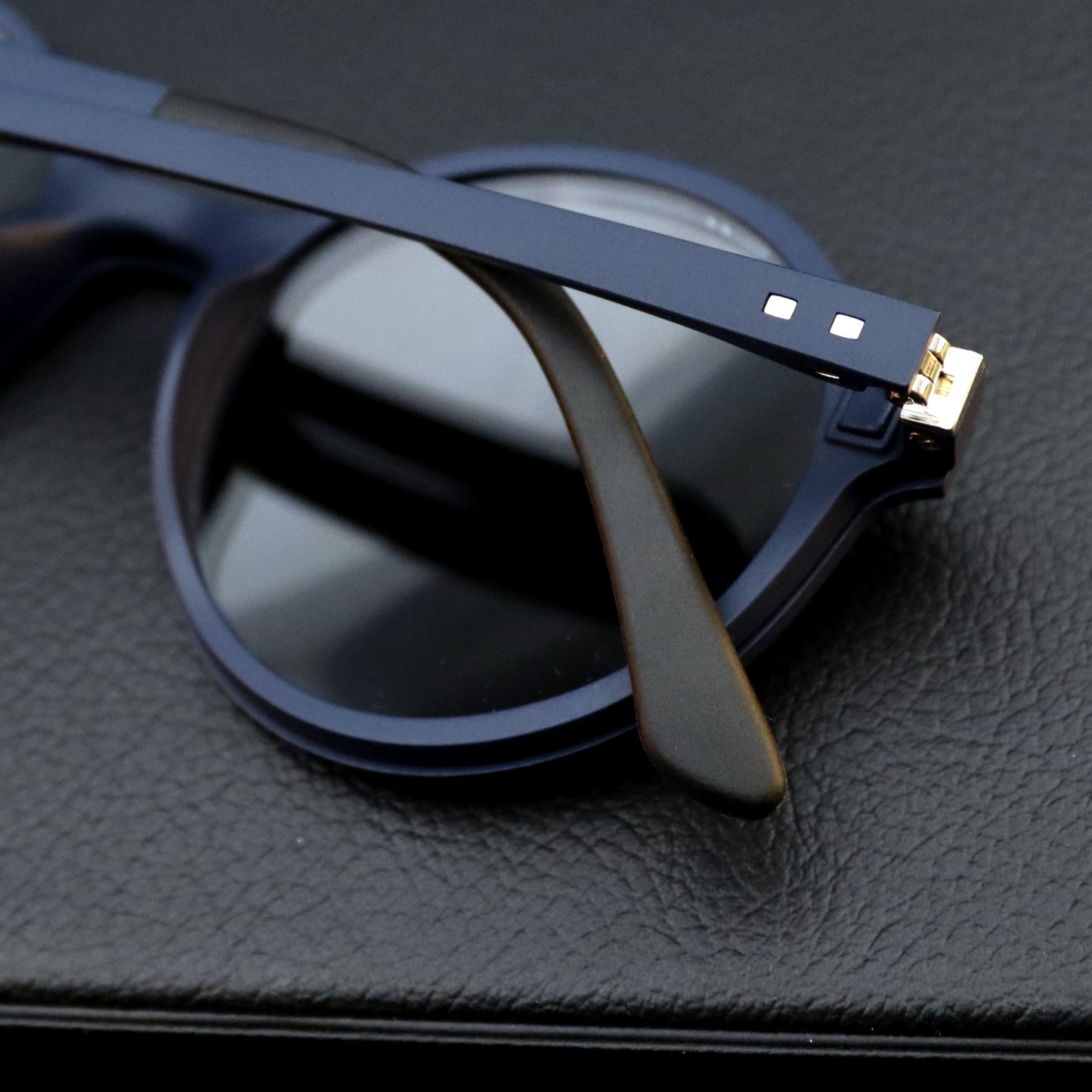 Polar.Glare PG7204B
